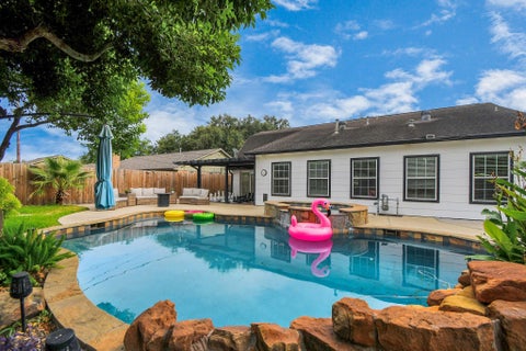 Homes For Rent - 9606 Beverlyhill Street<br/> Houston, TX 77063