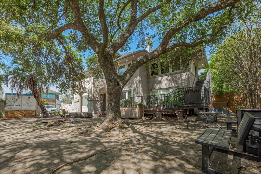 Photo of 1512 W Alabama Street, Houston, TX 77006 (MLS # 39489543)