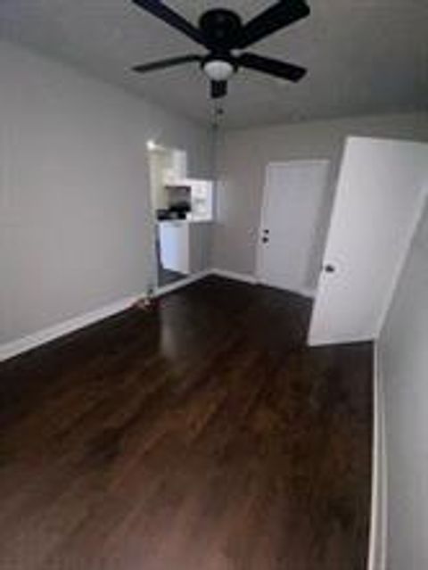 Photo of 6122 Glenhurst Drive, Houston, TX 77033 (MLS # 25853534) Photo of 6122 Glenhurst Drive, Houston, TX 77033 (MLS # 25853534)