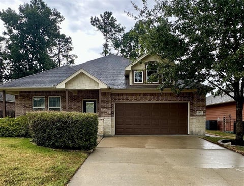Photo of 984 Arbor Glen, Conroe, TX 77303 (MLS # 9275227)