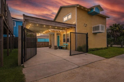 Homes For Sale - 1315 40th Street<br/> Galveston, TX 77550