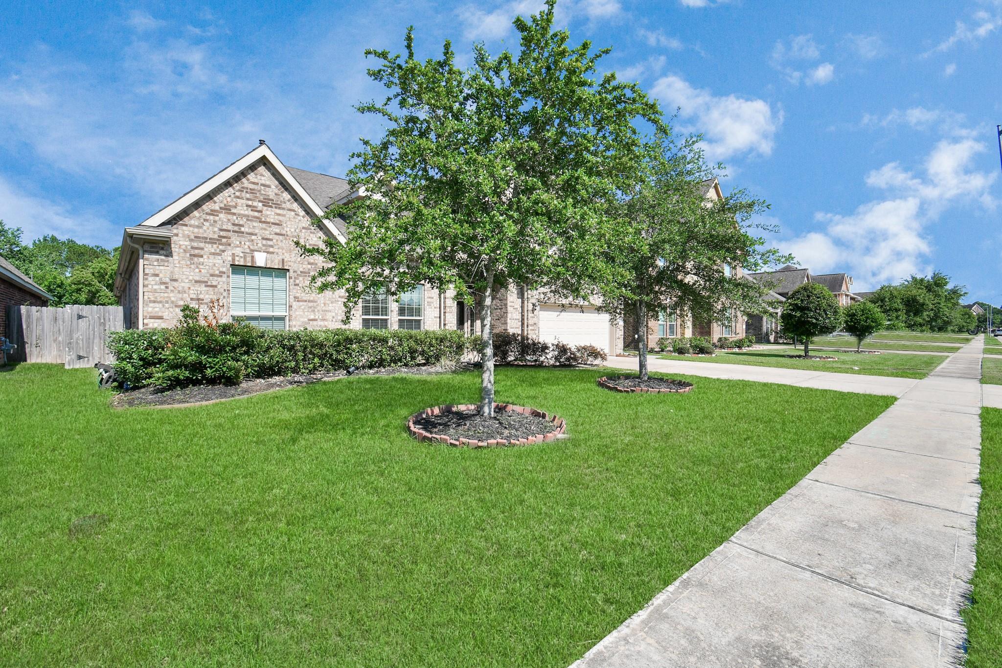 1122 Boxwood Place