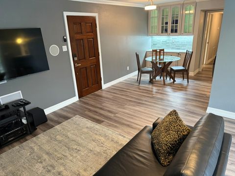 Photo of 505 Westcott Street #308, Houston, TX 77007 (MLS # 2831889)