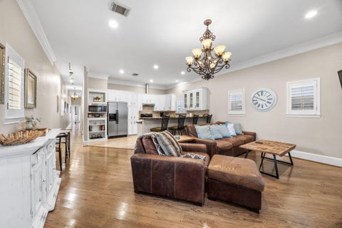 Photo of 817 W 26th Street, Houston, TX 77008 (MLS # 75643024)