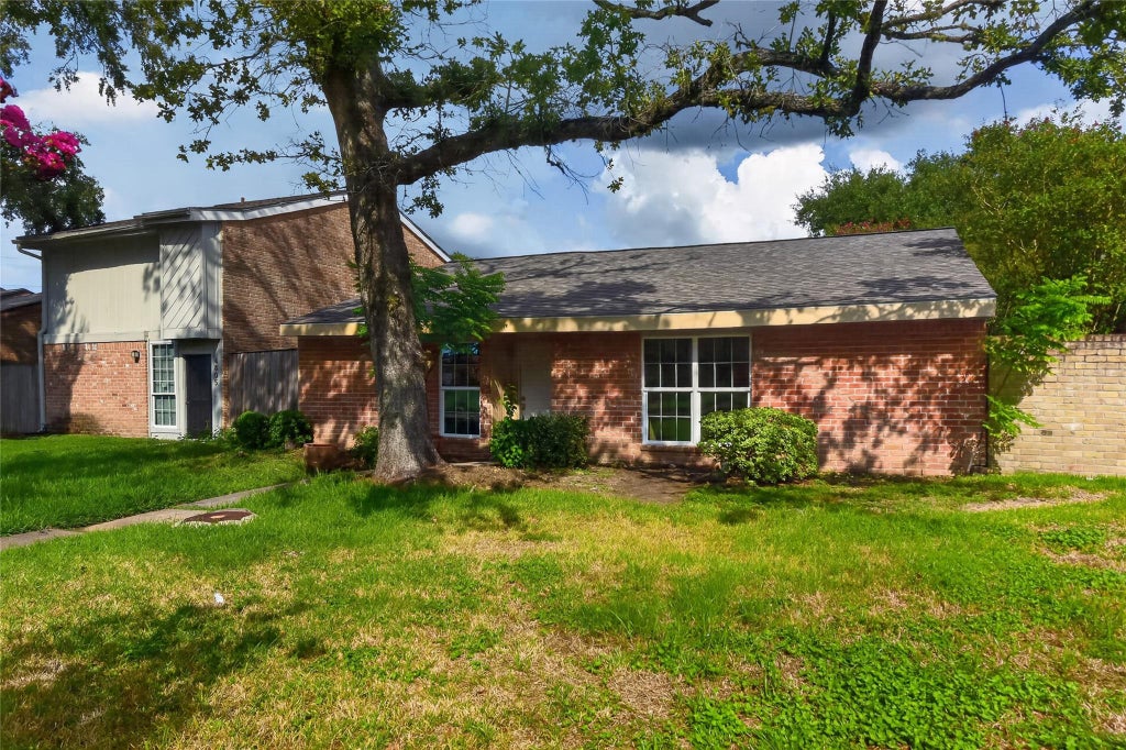 Photo of 4803 Pebble Brook Street, Baytown, TX 77521 (MLS # 75335607)