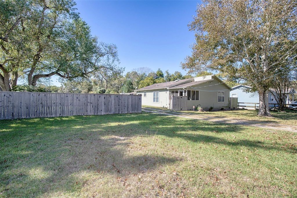 Photo of 5220 Krueger Drive, Dickinson, TX 77539 (MLS # 71644858)