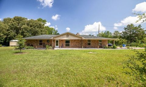 Photo of 4375 Old Israel Road, Livingston, TX 77351 (MLS # 81802344)