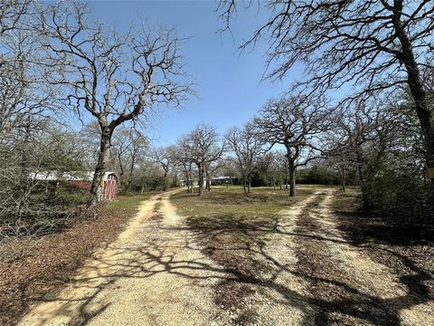 Homes For Sale - 1218 Private Road 3063<br/> Lexington, TX 78947