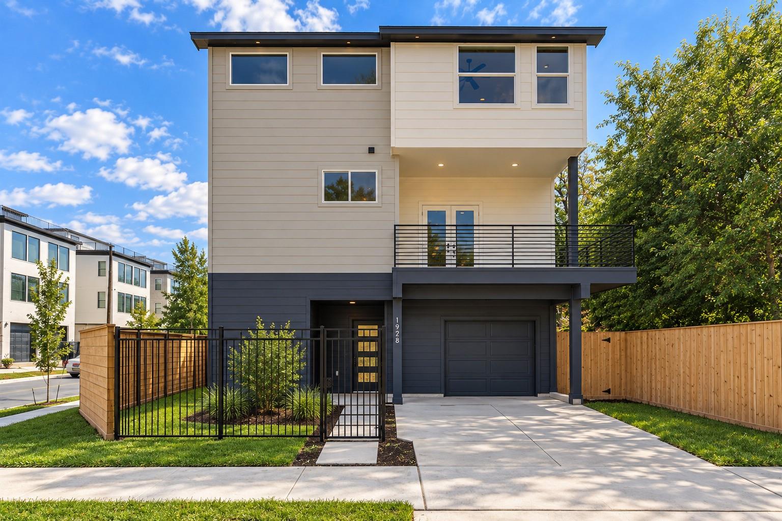 1928 Gregg Street A-C