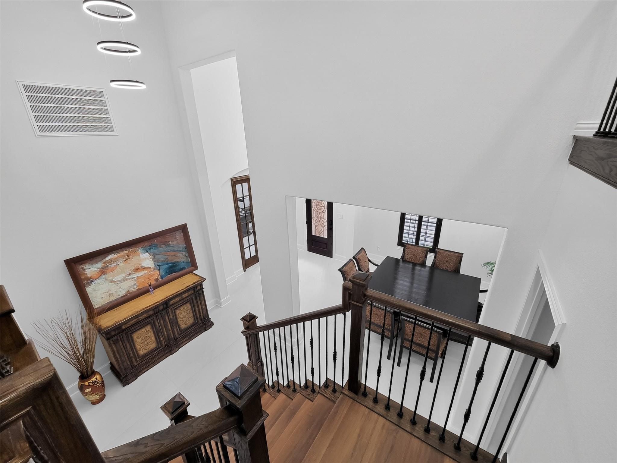 6911 Gossamer Lane