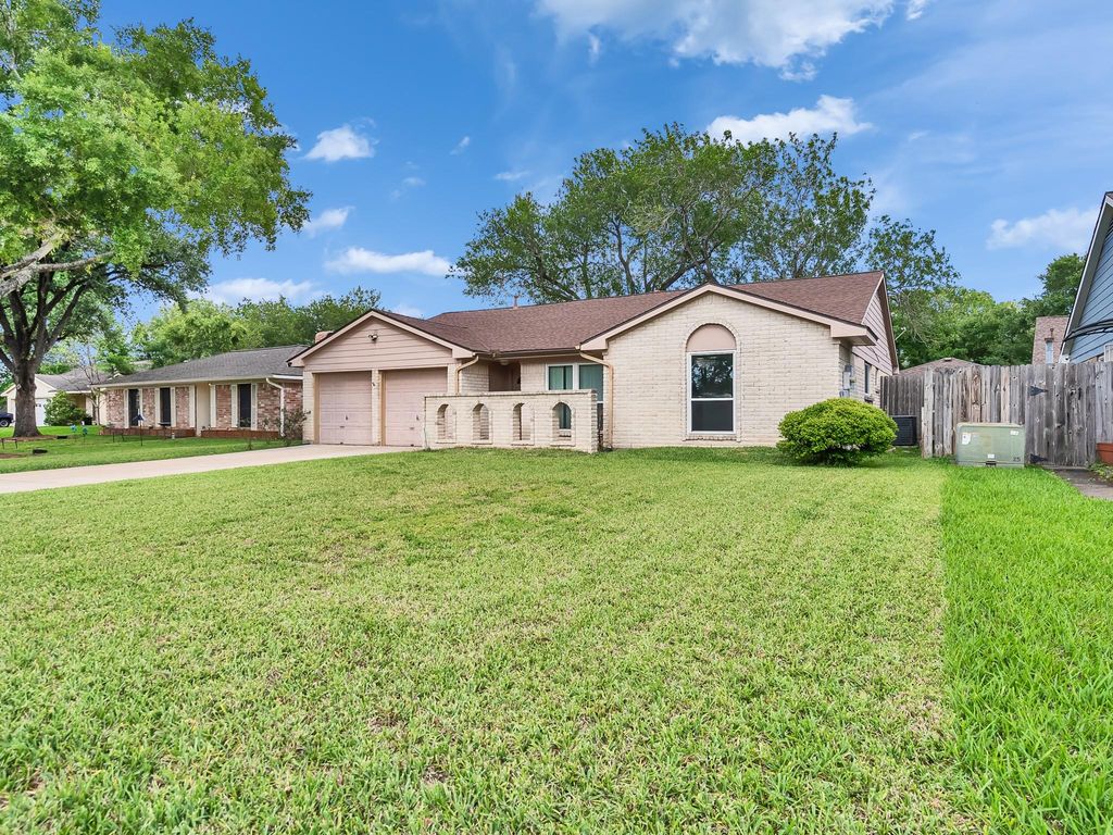 Photo of 11814 Monticeto Lane, Meadows Place, TX 77477 (MLS # 53816116)