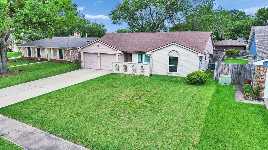 Photo of 11814 Monticeto Lane, Meadows Place, TX 77477 (MLS # 53816116)