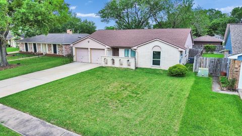 Photo of 11814 Monticeto Lane, Meadows Place, TX 77477 (MLS # 53816116)