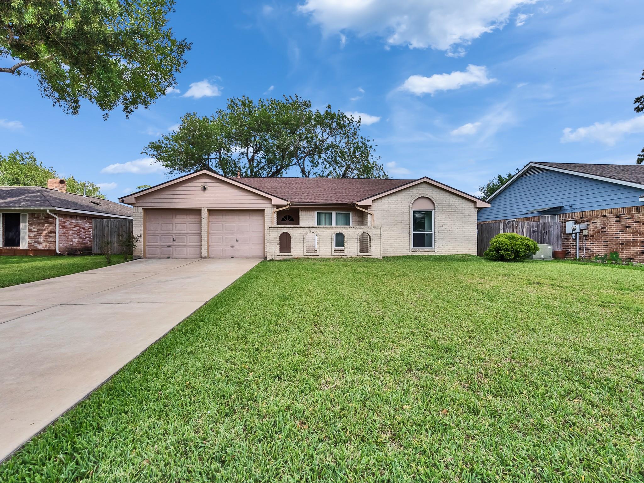 11814 Monticeto Lane