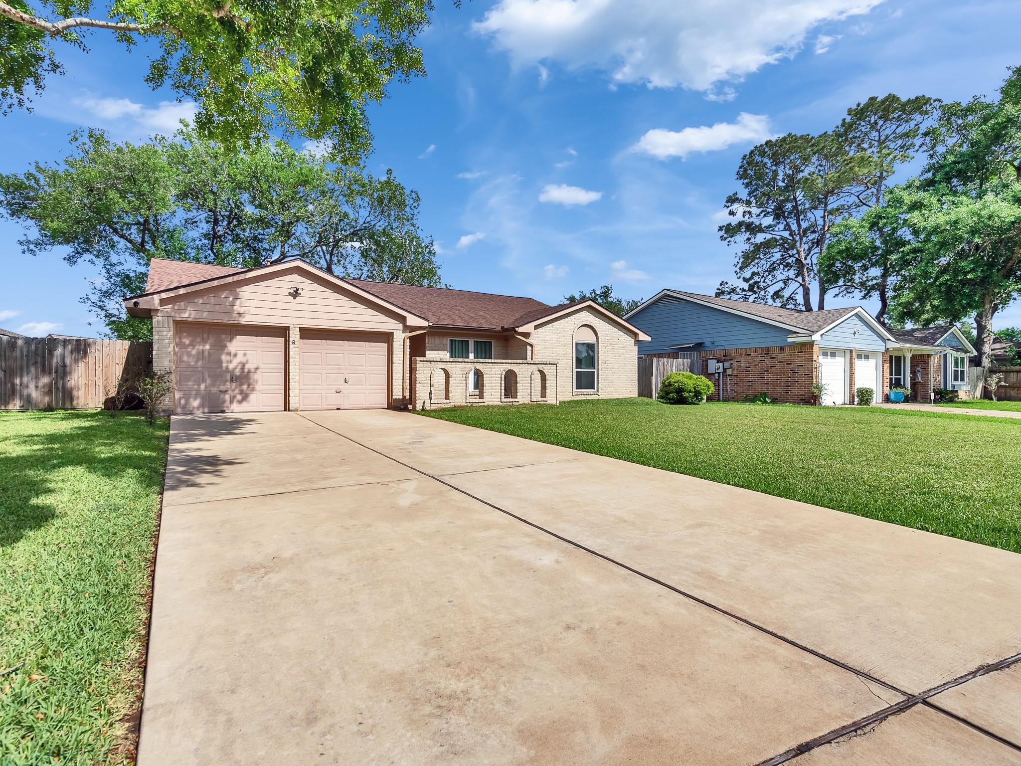 11814 Monticeto Lane