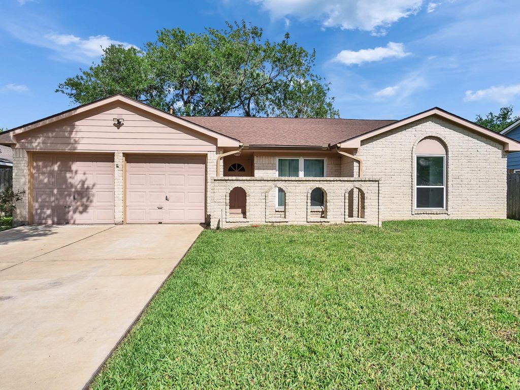 Photo of 11814 Monticeto Lane, Meadows Place, TX 77477 (MLS # 53816116)