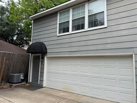 Photo of 2406 Elmen St Street #3, Houston, TX 77019 (MLS # 37243379)