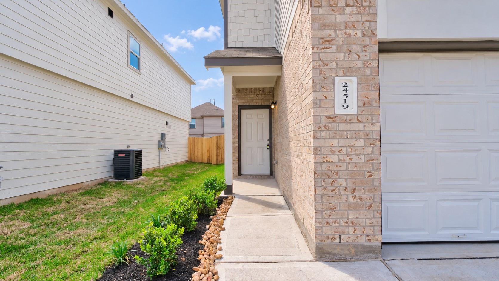 24519 Lorenzo Glaze Trail