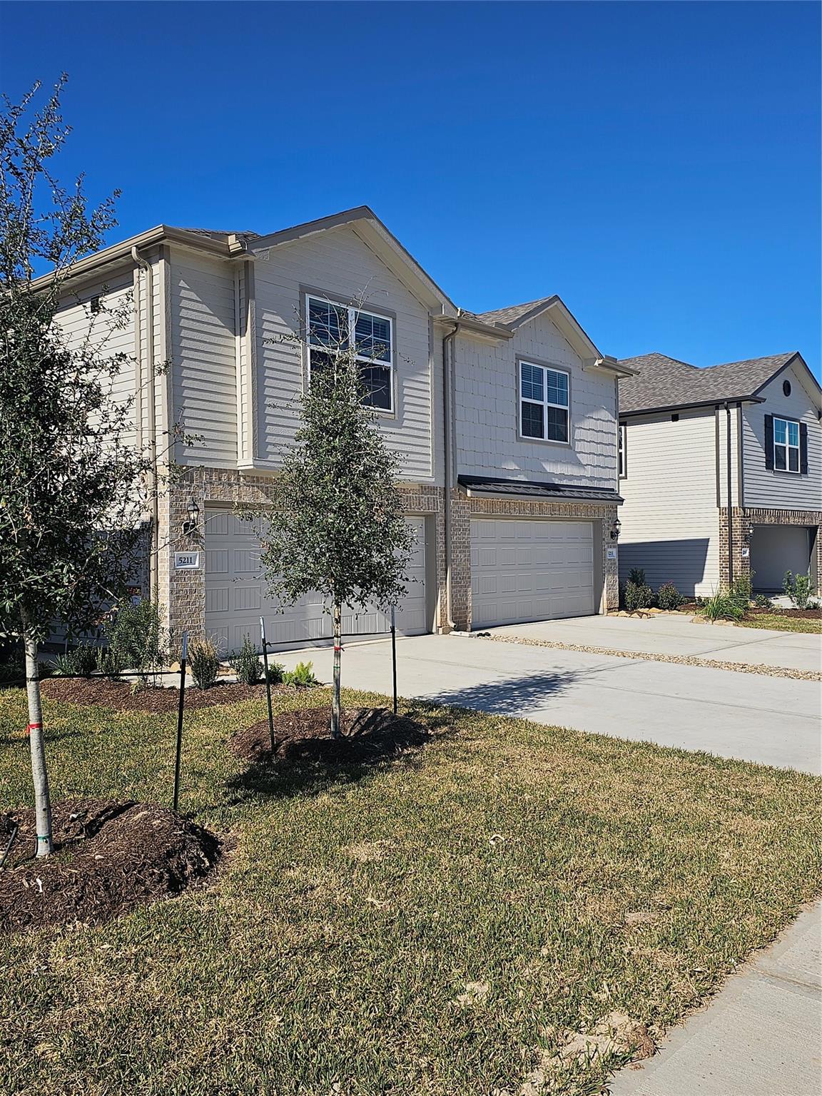 5207 Shallowhurst Lane