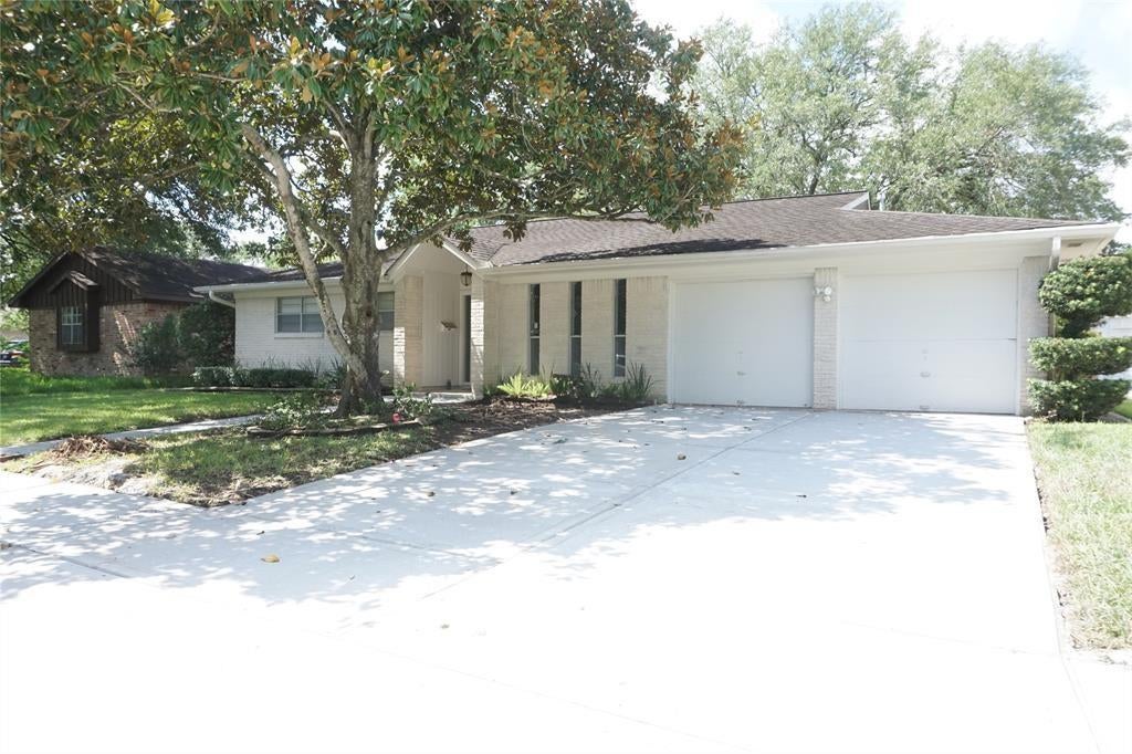 5727 Braesvalley Drive