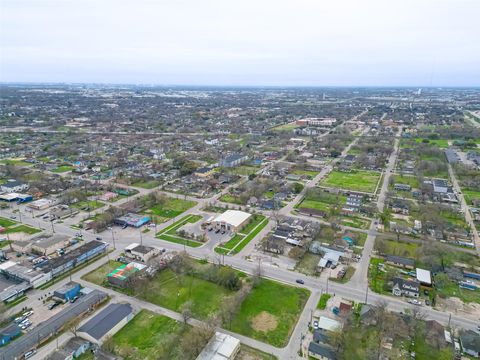 Photo of 3205 Liberty Road, Houston, TX 77026 (MLS # 38802883)