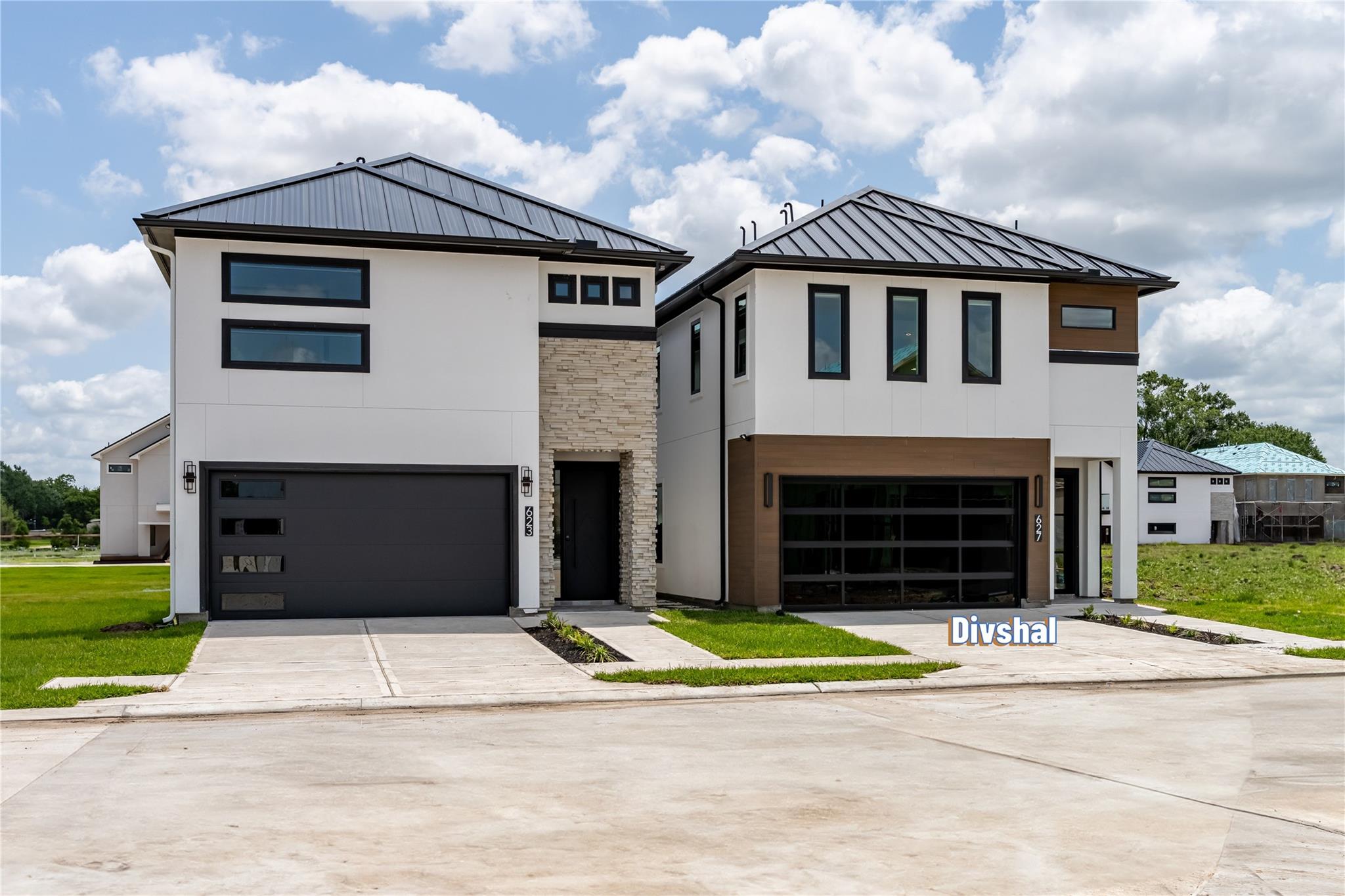 651 Winding Oaks