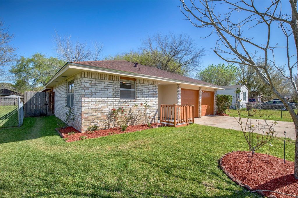 Photo of 4809 39th Street, Dickinson, TX 77539 (MLS # 69993244)