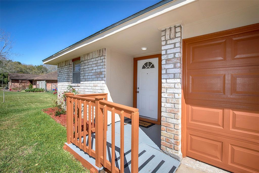 Photo of 4809 39th Street, Dickinson, TX 77539 (MLS # 69993244)