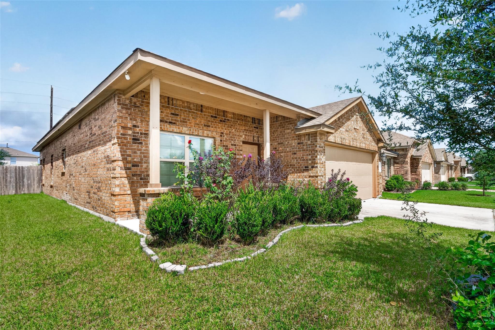 8126 Oakleaf Meadow Court