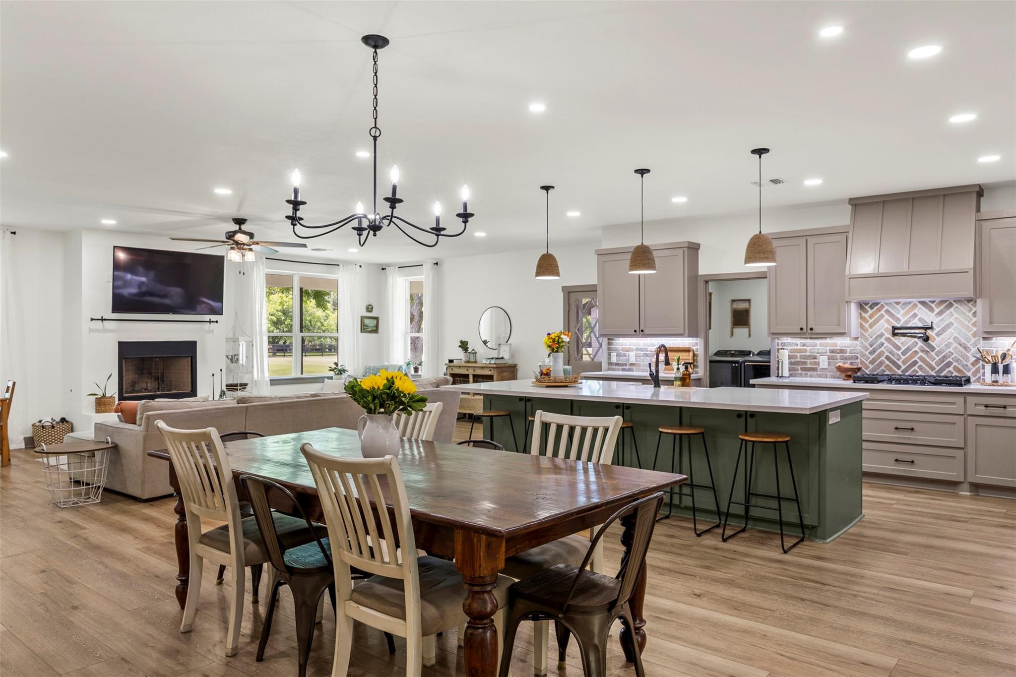 3320 Lottie Lane
