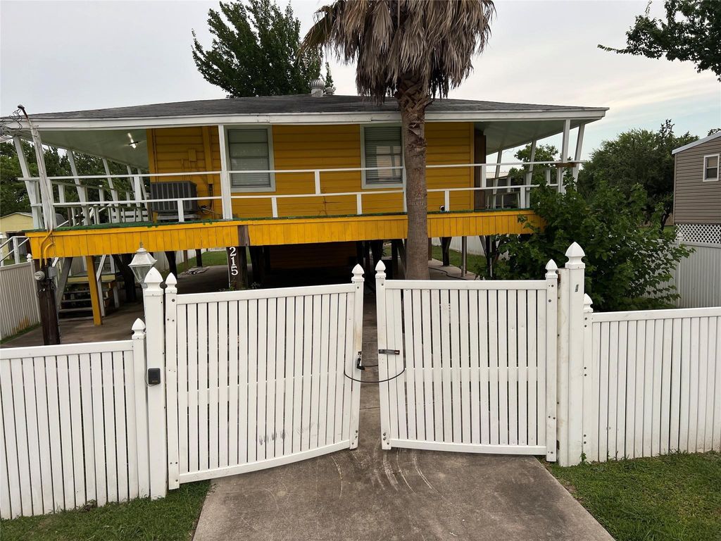 Photo of 215 13th Street, San Leon, TX 77539 (MLS # 67796808)