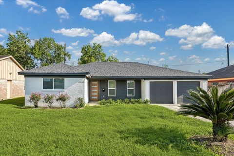 Photo of 4315 Kelling Street, Houston, TX 77045 (MLS # 51424975)