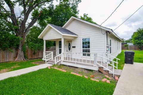 Tiny photo for 4203 New Orleans Street, Houston, TX 77020 (MLS # 16060383)