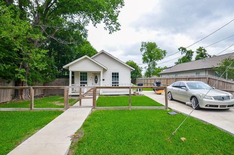 Tiny photo for 4203 New Orleans Street, Houston, TX 77020 (MLS # 16060383)