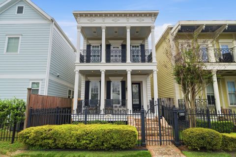Photo of 844 E 26th Street, Houston, TX 77009 (MLS # 17052910)