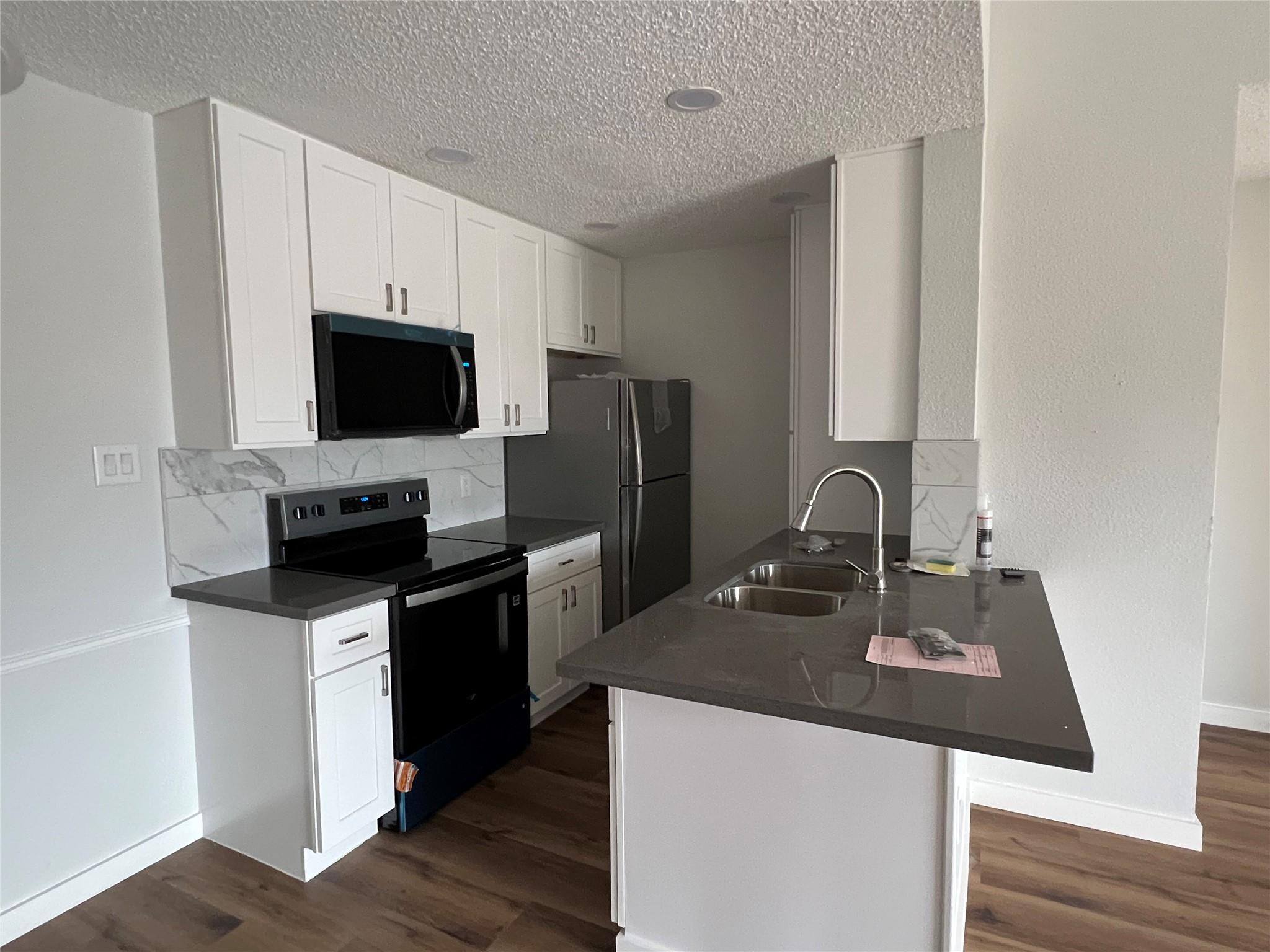 2121 Hepburn Street 1212