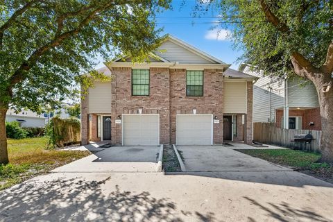 Photo of 4502 Mallow Unit A, B Street, Houston, TX 77051 (MLS # 91168579)