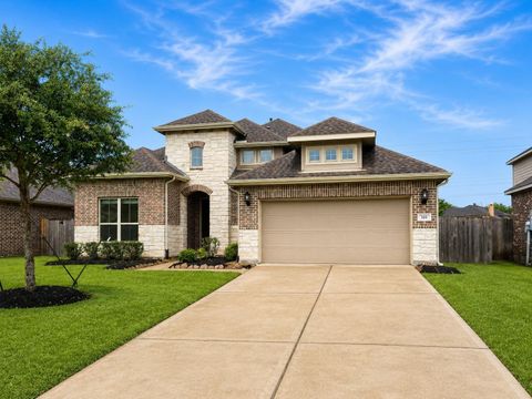 Photo of 320 Woodway Drive, League City, TX 77573 (MLS # 46949214)