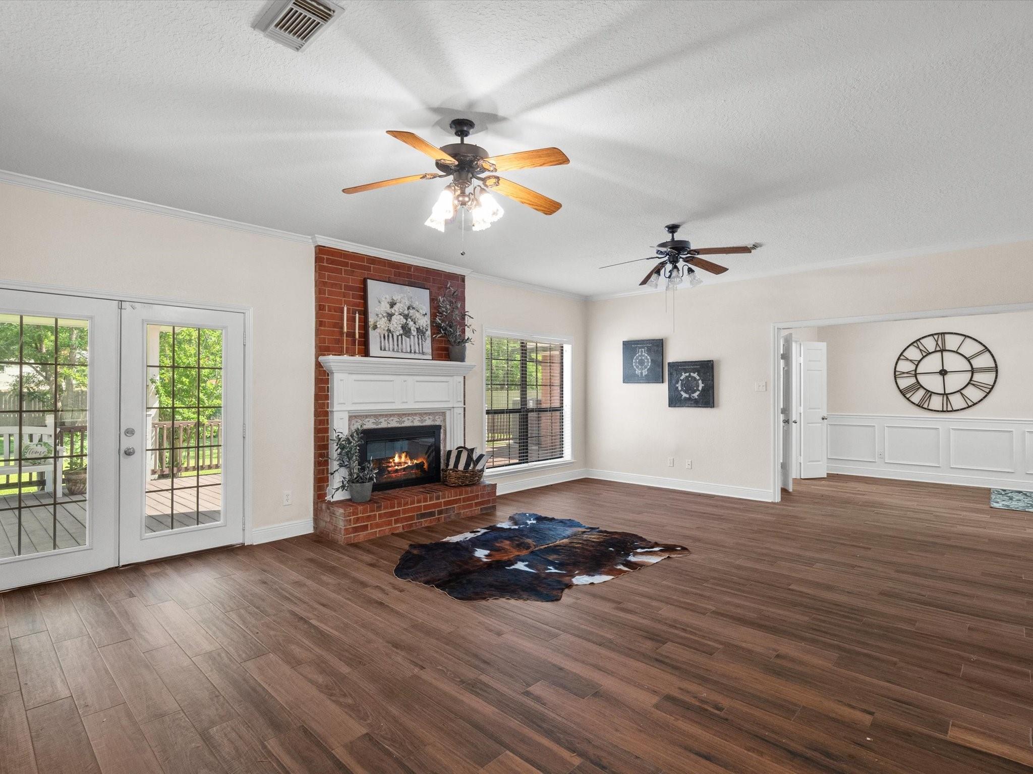 1400 Oak Hollow Drive