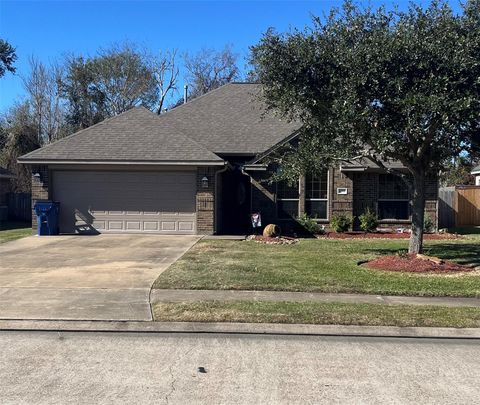 Homes For Sale - 1022 Cardinal Drive<br/> Richwood, TX 77566