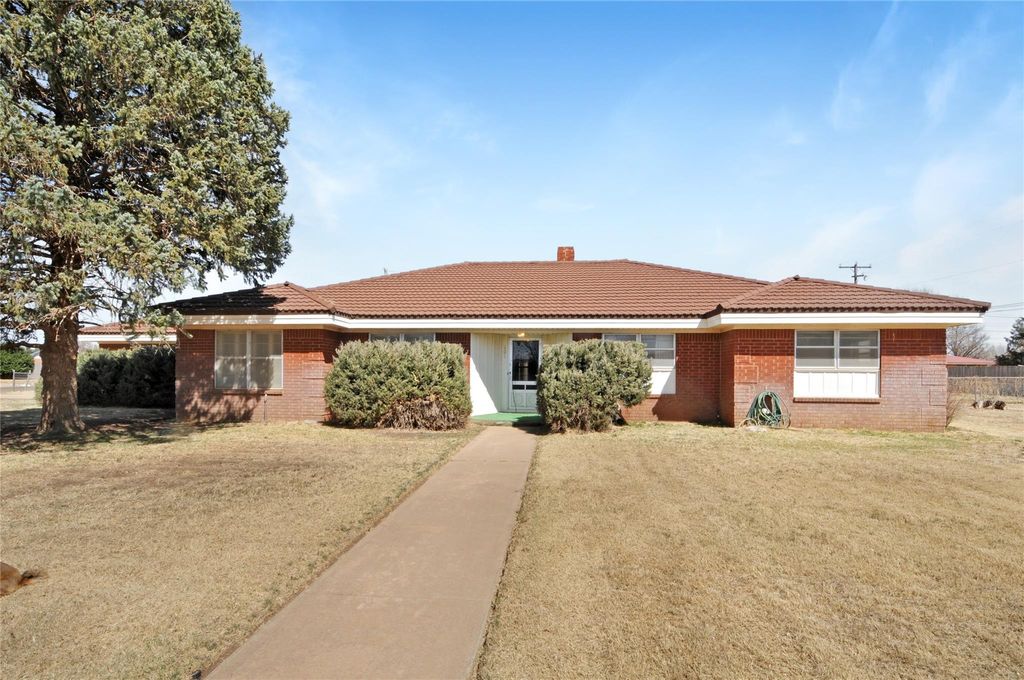 Photo of 801 Sherwood Lane, Bovina, TX 79009 (MLS # 9437720)