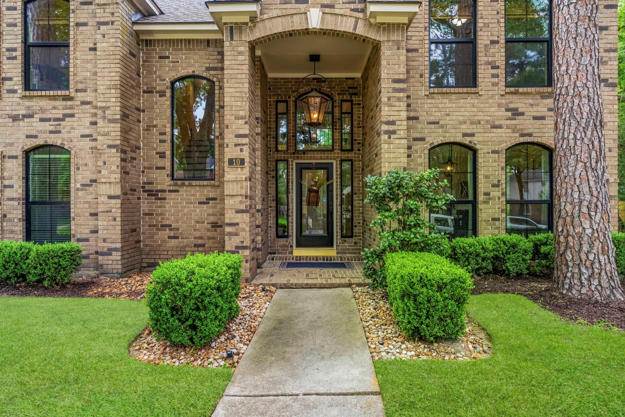 10 Brookline Court