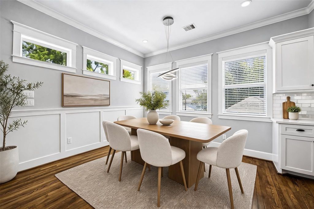 Photo of 415 W 16th Street #D, Houston, TX 77008 (MLS # 38531074)