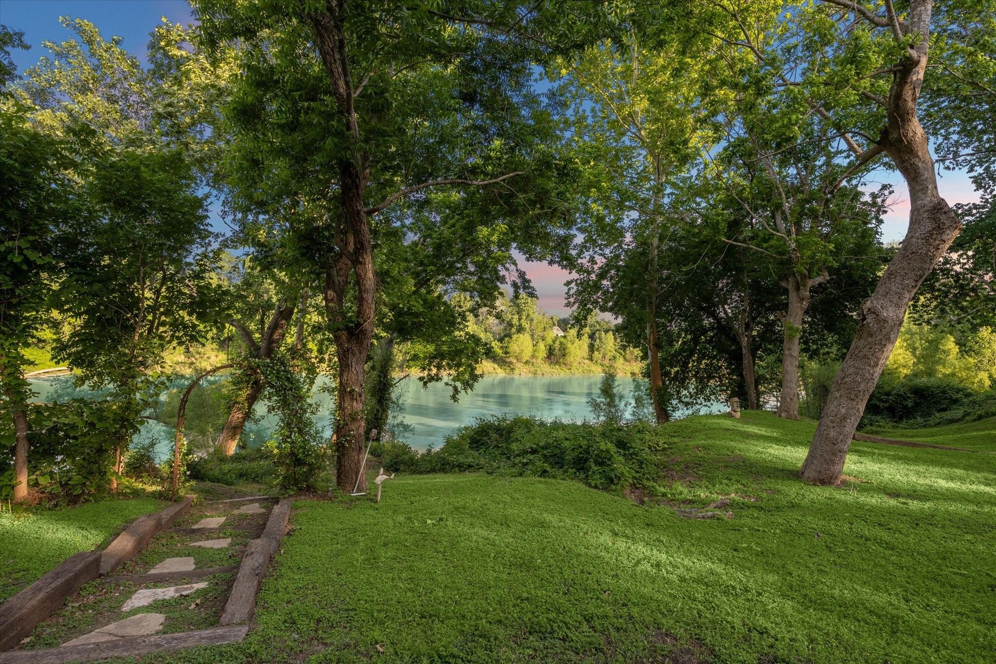 3023 River Forest Drive Drive