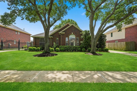 Photo of 5718 Pebble Bank Lane, Houston, TX 77041 (MLS # 46062697)