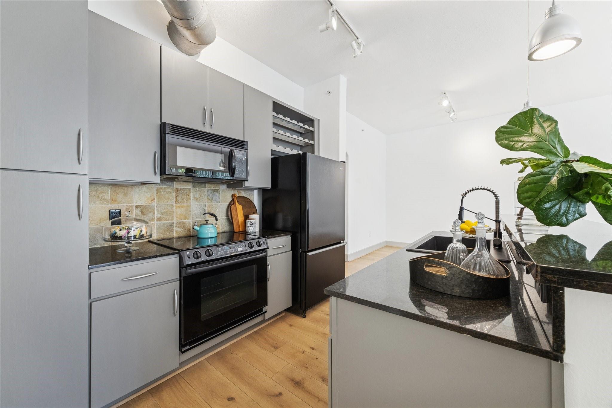 1901 Post Oak Boulevard 2203