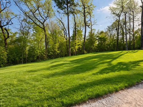 Photo of 69 Wildwood Harbor Circle, Onalaska, TX 77360 (MLS # 46331650)