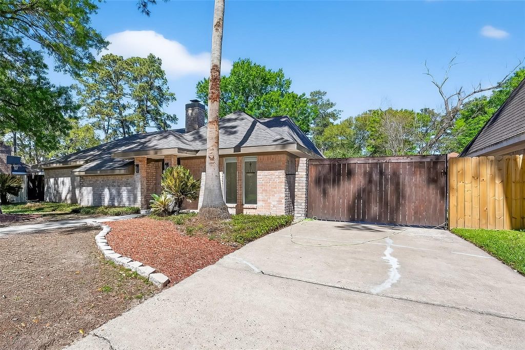 Photo of 25510 Old Carriage Lane, Spring, TX 77373 (MLS # 15225589)