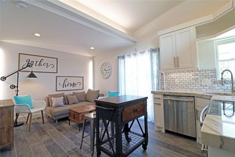 Photo of 2310 Mcduffie Street #G7, Houston, TX 77019 (MLS # 93379663)