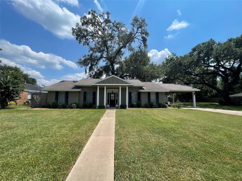 Photo of 229 N Amherst Drive, West Columbia, TX 77486 (MLS # 7711780) Photo of 229 N Amherst Drive, West Columbia, TX 77486 (MLS # 7711780)